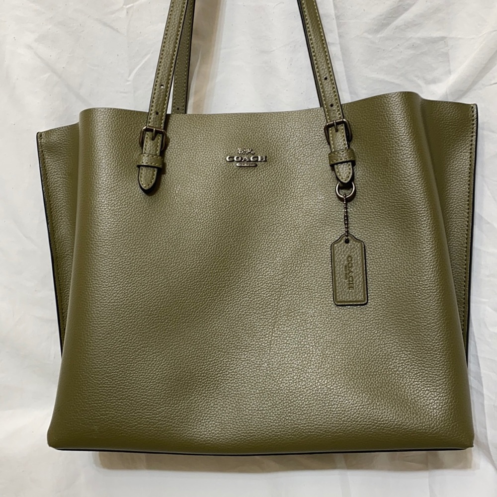 ❤️24 HOURS ONLY❤️Coach “Mollie Tote”